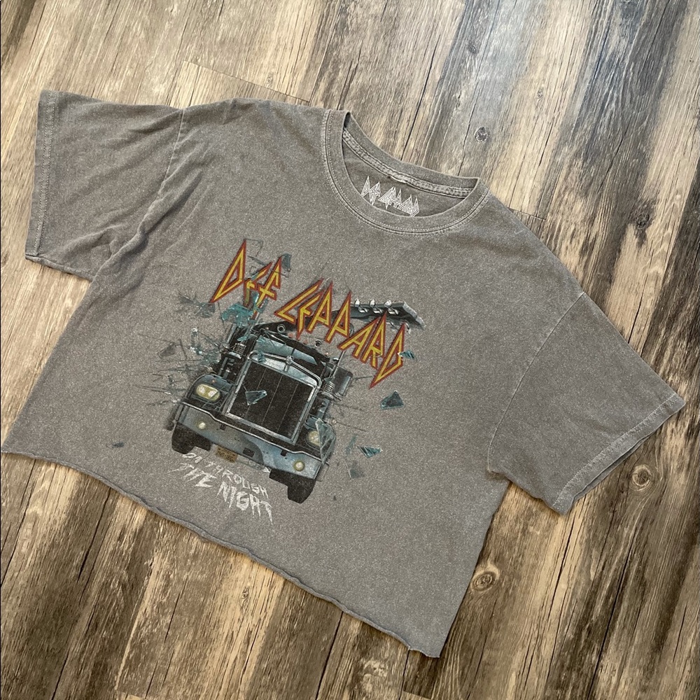 Graphic tee